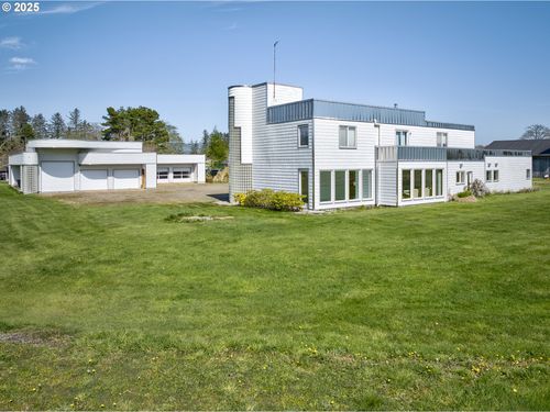 6804 Chattam Way, Ilwaco, WA, 98624-9037 | Card Image