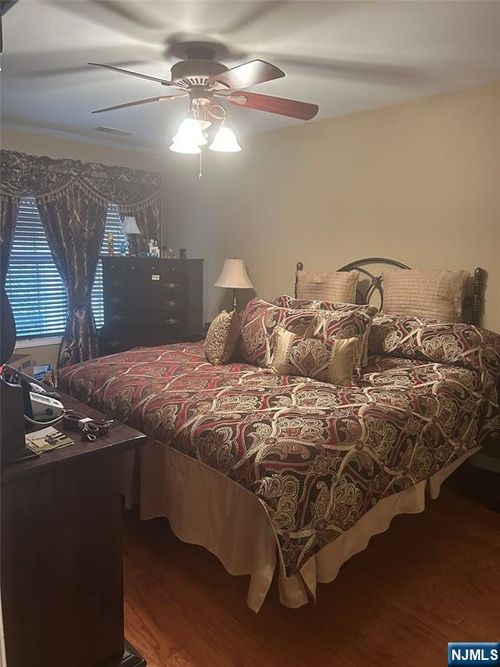 458 Cambridge Dr, Butler, NJ, 07405-3242 | Card Image