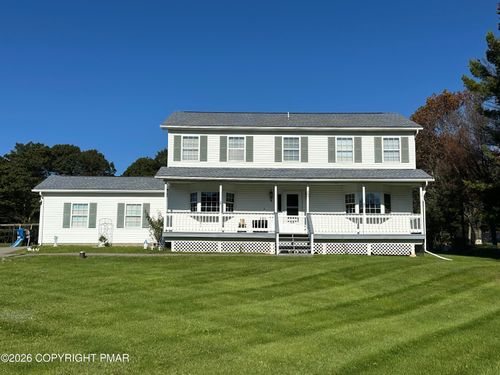 285 Mcnamara Ln, Tobyhanna, PA, 18466-8319 | Card Image