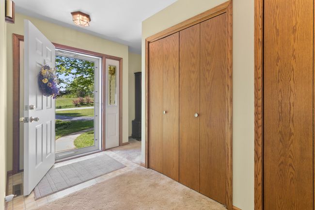 8518 Reese Rd, House other with 3 bedrooms, 3 bathrooms and 8 parking in HARVARD IL | Image 4