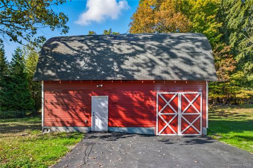 955 State Route 32, Wallkill, NY, 12589-2741 | Card Image