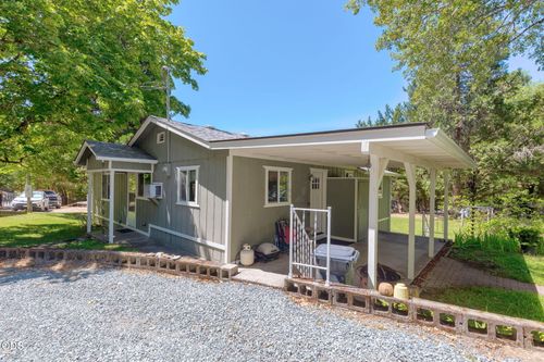 484 Granite Hill Rd, Grants Pass, OR, 97526-7894 | Card Image