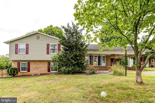 17 W Shore Dr, CAMP HILL, PA, 17011-7718 | Card Image
