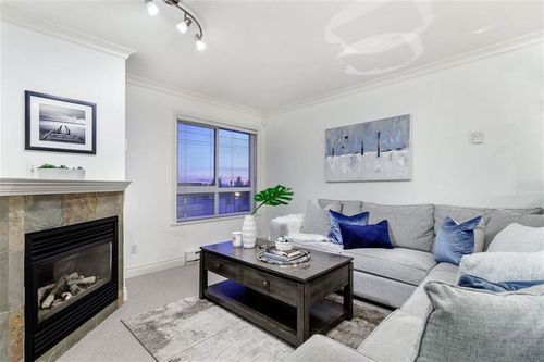 301-128 W 21st St, North Vancouver, BC, V7M1Y9 | Card Image
