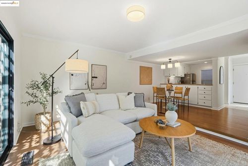 3075 Camino Diablo, Lafayette, CA, 94549-3209 | Card Image