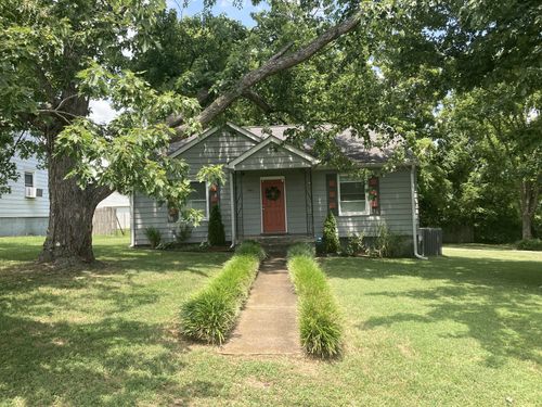 945 Chickasaw Ave, Nashville, TN, 37207-5257 | Card Image