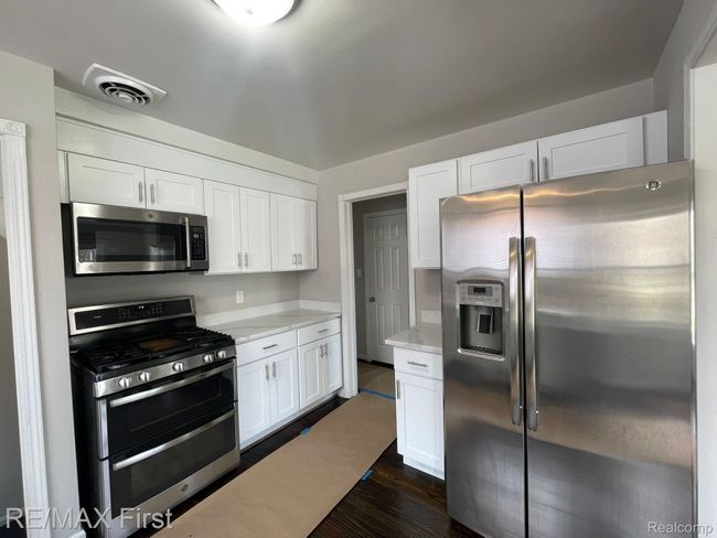 21128 Kenmore Ave, House other with 4 bedrooms, 2 bathrooms and null parking in Harper Woods MI | Image 10