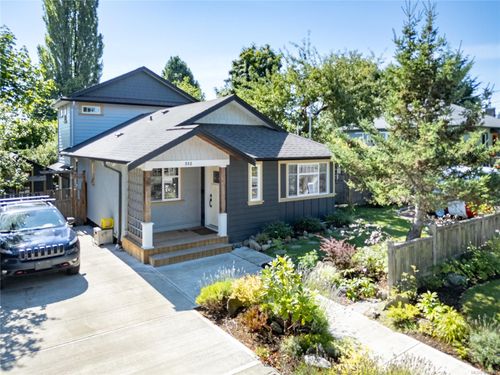 332 2nd St, Courtenay, BC, V9N1B8 | Card Image