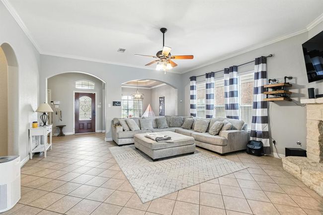 Formal Living room. | Image 10