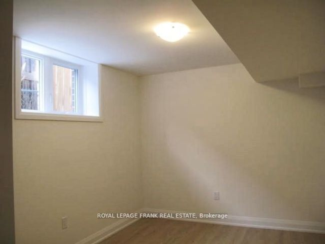 1 - 323 Anderson Ave, House attached with 2 bedrooms, 1 bathrooms and 1 parking in Oshawa ON | Image 6