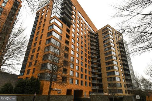 apt-221-2001 15th St N, ARLINGTON, VA, 22201-2690 | Card Image