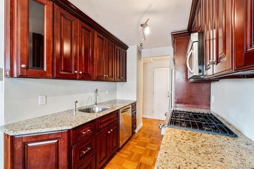 14s-18-05 215th St, Bayside, NY, 11360 | Card Image
