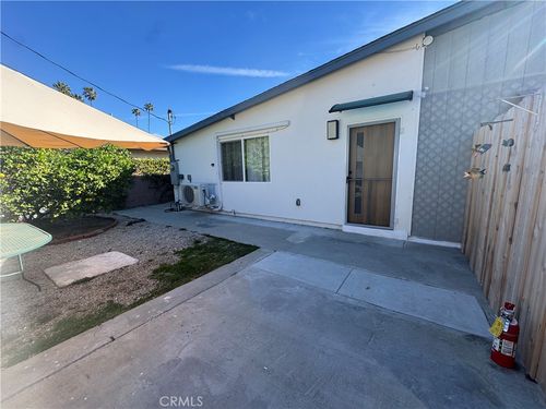 6439 1/2 Graves, Lake Balboa, CA, 91605 | Card Image