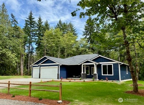411 198th Avenue Ct Nw, Lakebay, WA, 98349-9042 | Card Image
