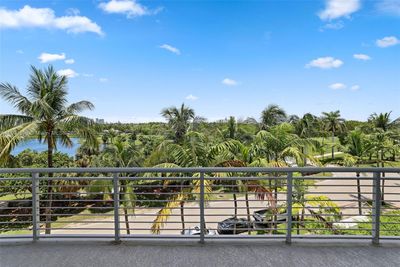 505 - 2001 Meridian Ave, Condo with 2 bedrooms, 2 bathrooms and null parking in Miami Beach FL | Image 1