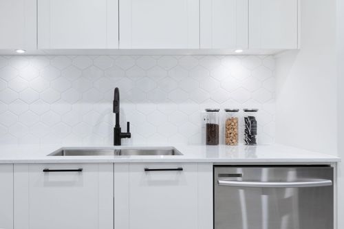 b605-20078 85 Ave, Langley, BC, V2Y3Z3 | Card Image