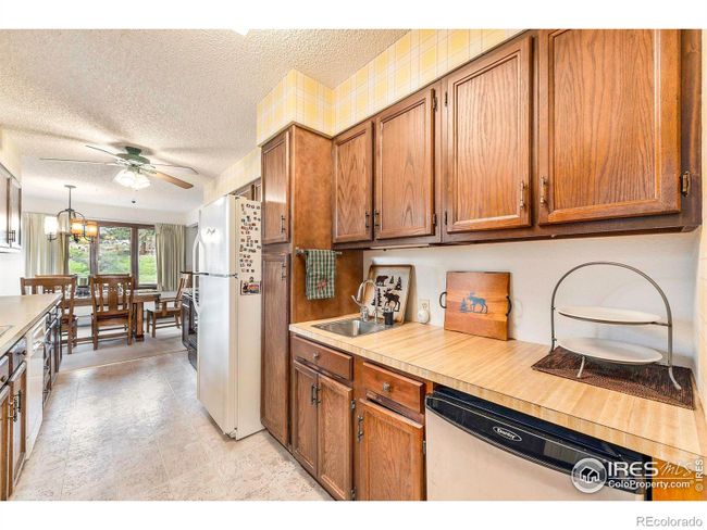 Kitchen in 3 Bedroom | Image 13