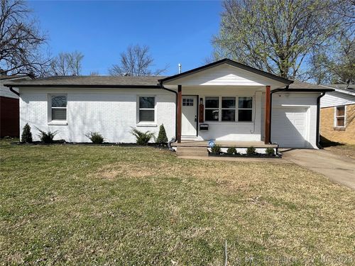 1834 S Hudson Ave, Tulsa, OK, 74112-7126 | Card Image