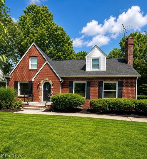 627 Greenwood Ave, Akron, OH, 44320-1864 | Card Image