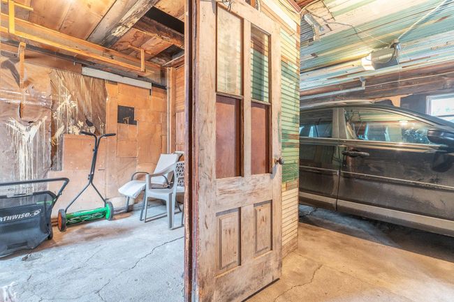 garage interior | Image 28