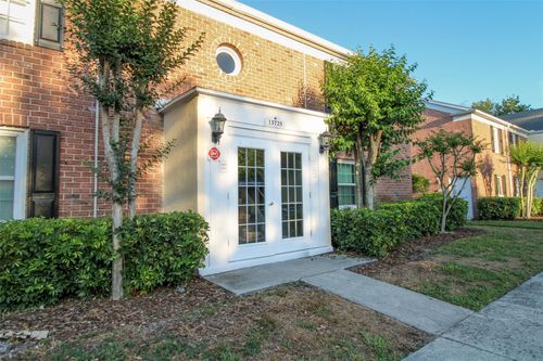 202-13725 Juniper Blossom Dr, TAMPA, FL, 33618-3448 | Card Image