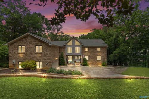 10017 Torino Dr Se, Huntsville, AL, 35803-1121 | Card Image