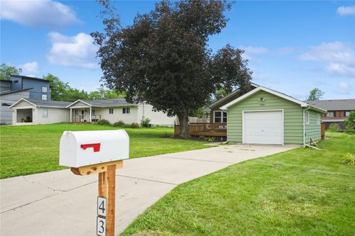 431 30th St Dr Se, Cedar Rapids, IA, 52403 | Card Image