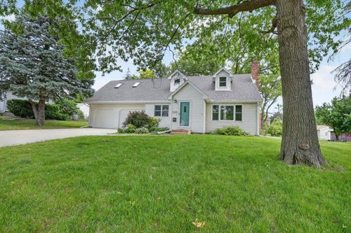 2509 Edgemont Ave, Waterloo, IA, 50702-5226 | Card Image