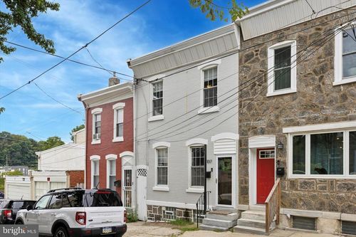 107 W Salaignac St, PHILADELPHIA, PA, 19127-1809 | Card Image