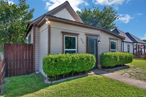 715 W Munson St, Denison, TX, 75020-5048 | Card Image