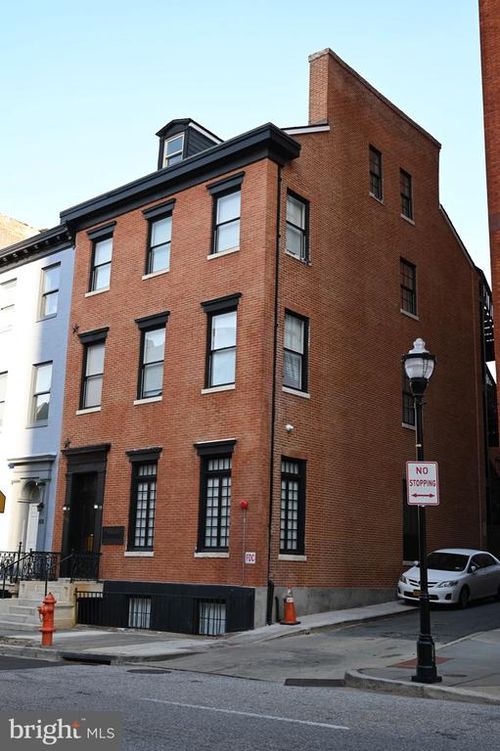 106 W Saratoga St, BALTIMORE, MD, 21201-3698 | Card Image