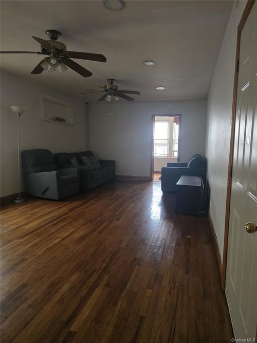 9418 130th St, South Richmond Hill, NY, 11419-1540 | Card Image