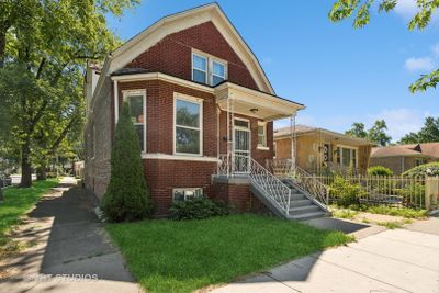 6801 S Oakley Avenue, House other with 5 bedrooms, 2 bathrooms and 2 parking in Chicago IL | Image 1