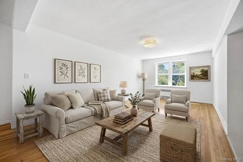 2dn-800 Grand Concourse, Bronx, NY, 10451-3033 | Card Image