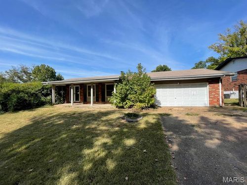 4461 Rhine Dr, Florissant, MO, 63033-7023 | Card Image