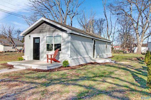 304 3rd Ave, Athens, AL, 35611-1722 | Card Image