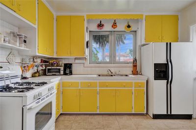 211 W Rivo Alto Dr, House other with 3 bedrooms, 2 bathrooms and null parking in Miami Beach FL | Image 3