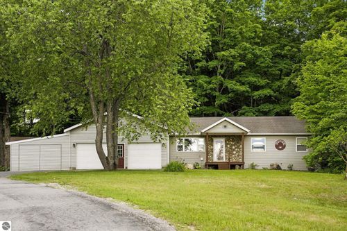 3443 American Way Nw, Williamsburg, MI, 49690-9441 | Card Image