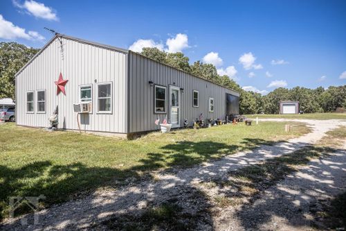 30325 Highway Bb, Lebanon, MO, 65536 | Card Image