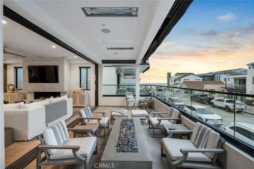112 30th St, Newport Beach, CA, 92663 | Card Image