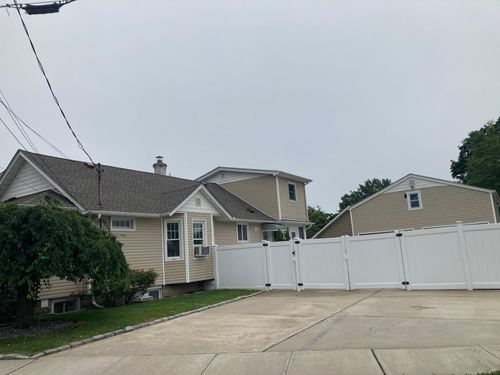 240 Grant Ave, Farmingdale, NY, 11735-3628 | Card Image