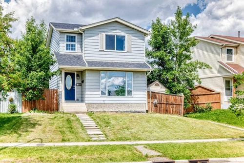 171 Erin Woods Dr Se, Calgary, AB, T2B2V7 | Card Image