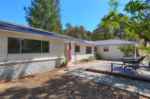 42912 Country Club Dr E, Oakhurst, CA, 93644-9610 | Card Image