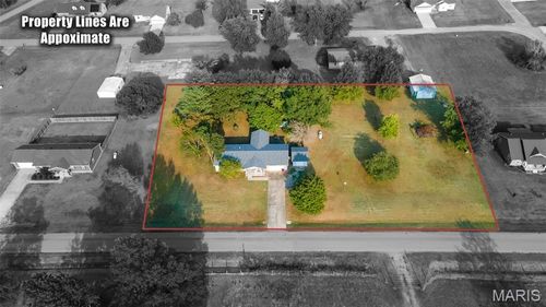 8 Elizabeth Rd, Sikeston, MO, 63801-9757 | Card Image