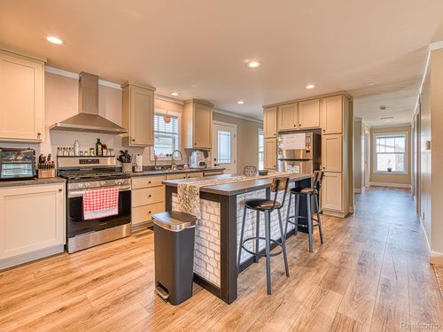 501 Washington, Sumpter Township, MI, 48111-9056 | Card Image