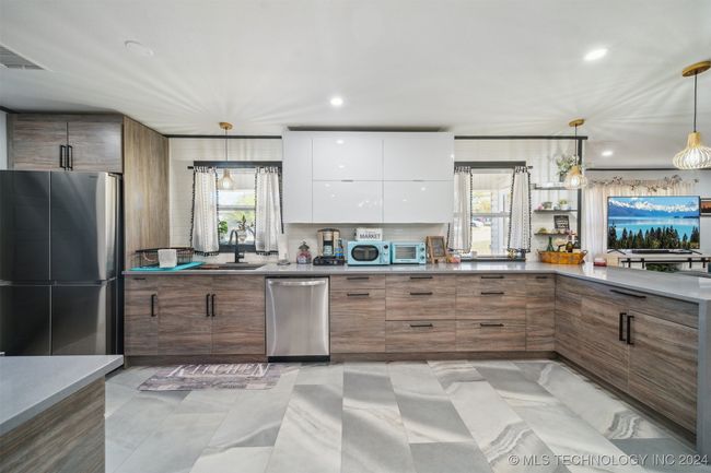 912 Henshaw Ave, House other with 4 bedrooms, 3 bathrooms and null parking in Sapulpa OK | Image 11