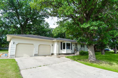 808 Alice Dr, Thief River Falls, MN, 56701-3702 | Card Image