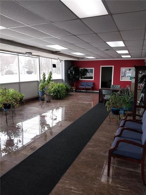 2102 N Oakland Ave, Decatur, IL, 62526-3126 | Card Image