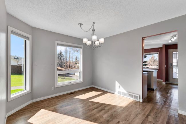 216 Sanderling Place Nw, Home with 5 bedrooms, 3 bathrooms and 4 parking in Calgary AB | Image 7