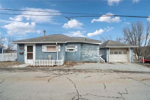 2333 Long St, Greensburg, PA, 15601-5527 | Card Image